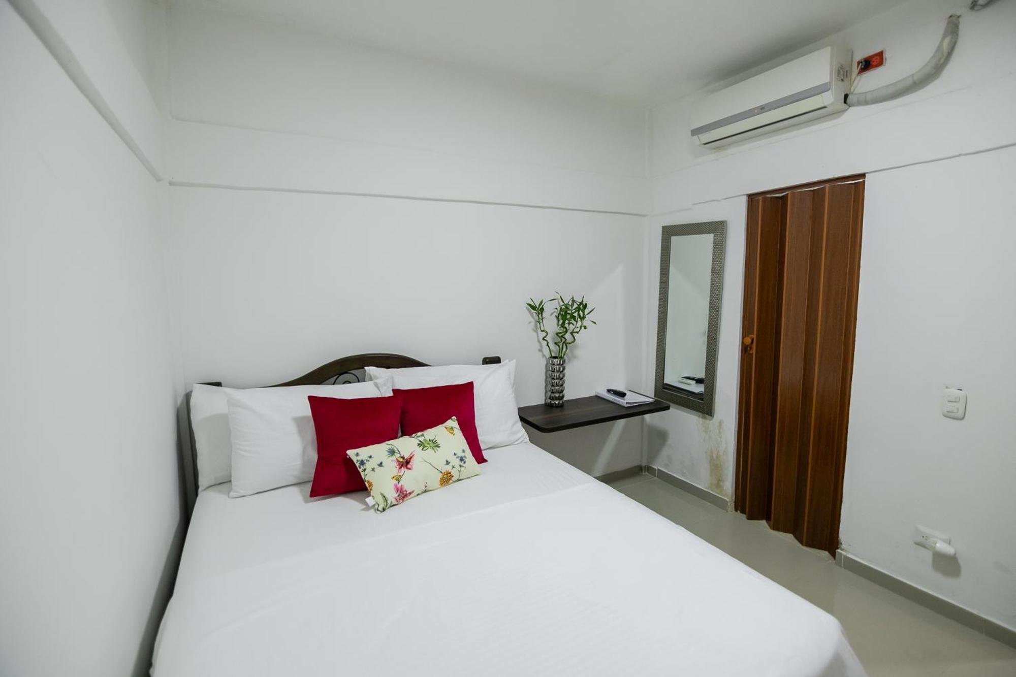 Hospedaje Rosa Blanca Cartagena Luaran gambar